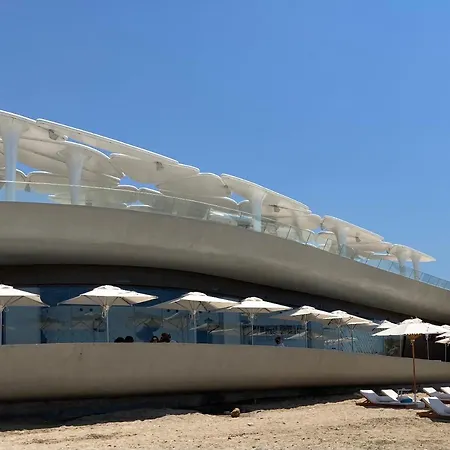 Sun Julz On The Appartamento Paphos