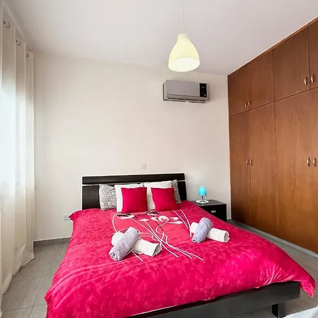Sun Julz On The Appartement Paphos