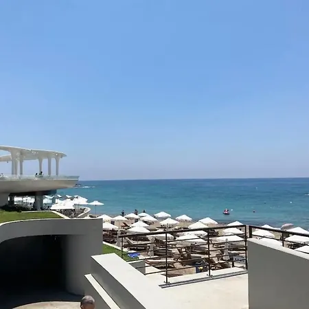 Sun Julz On The Appartamento *