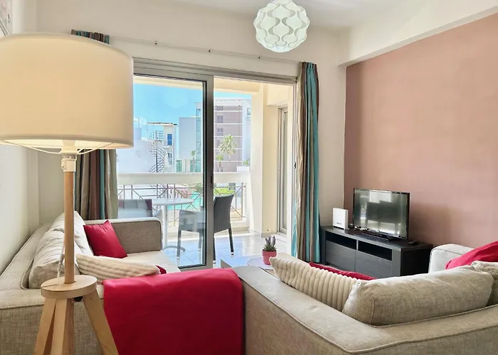 Sun Julz On The Paphos