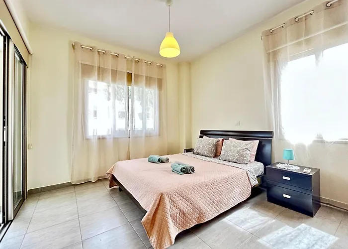 Sun Julz On The Lägenhet *