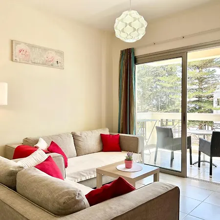 Sun Julz On The Апартаменты Пафос