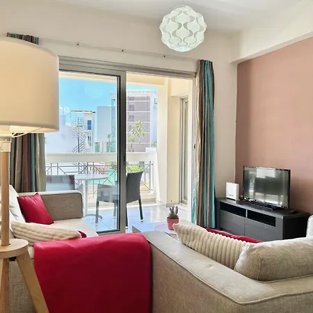 Sun Julz On The Пафос