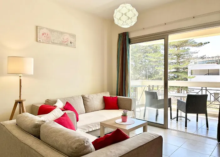 Sun Julz On The Апартаменты Пафос