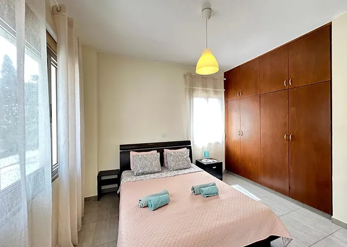 Sun Julz On The Пафос