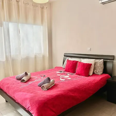 Sun Julz On The Apartament